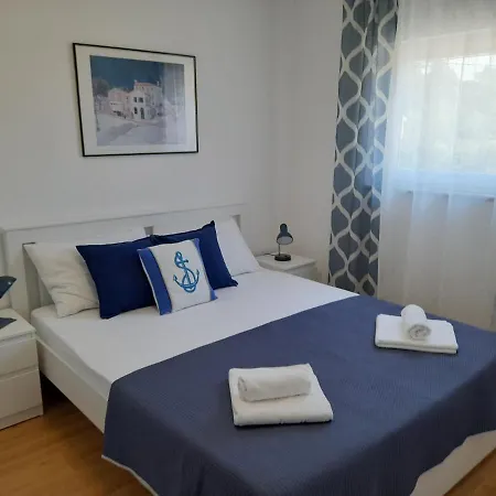 Apartman Prvi Red Do Mora Sveti Filip i Jakov Exteriör bild