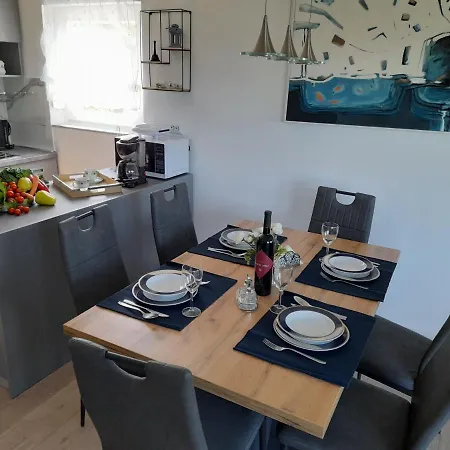 Apartman Prvi Red Do Mora Sveti Filip i Jakov Exteriör bild