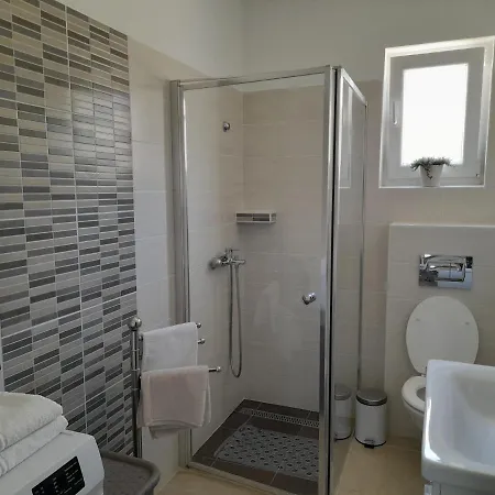 Apartman Prvi Red Do Mora Sveti Filip i Jakov Exteriör bild
