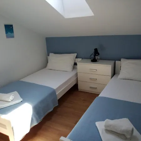 Apartman Prvi Red Do Mora Sveti Filip i Jakov Exteriör bild