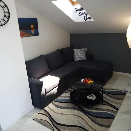 Apartman Prvi Red Do Mora Sveti Filip i Jakov Exteriör bild