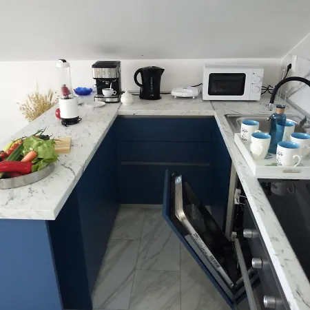 Apartman Prvi Red Do Mora Sveti Filip i Jakov Exteriör bild