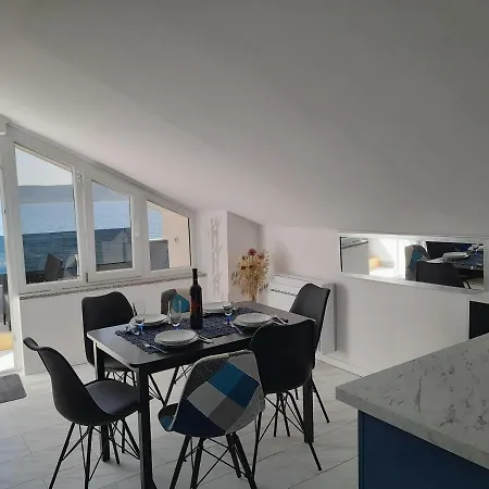 Apartman Prvi Red Do Mora Sveti Filip i Jakov Exteriör bild