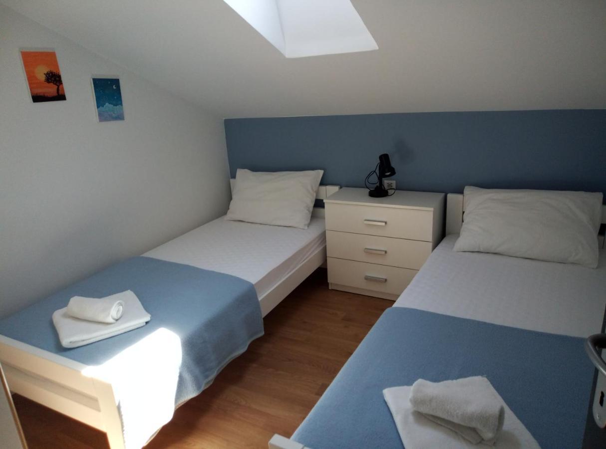 Apartment Prvi Red Do Mora *